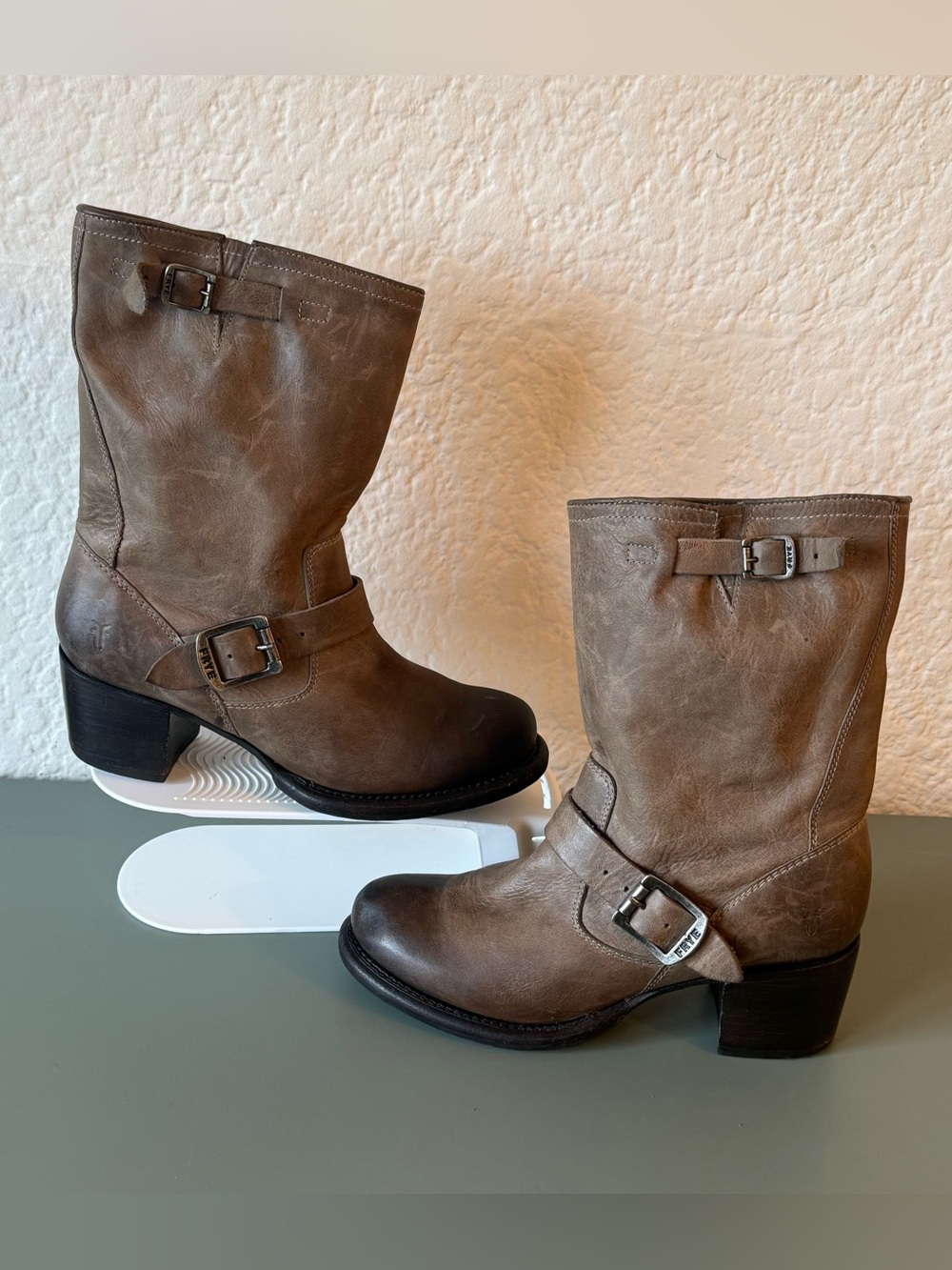 Frye Vera Short Boot women’s distressed brown size 8 B